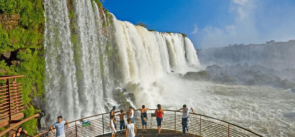 Cataratas do Iguaçu + Parque das Aves + Transporte
